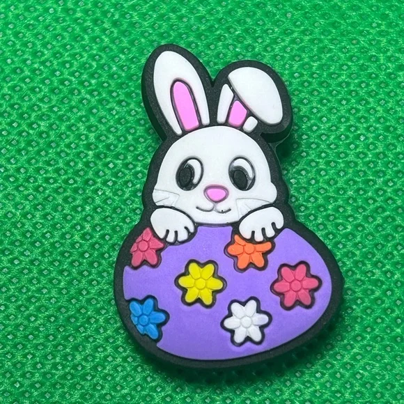 🌼 (5/$10 or 10/$15) NEW “Happy Easter” Croc Charm Collection - Picture 1 of 2